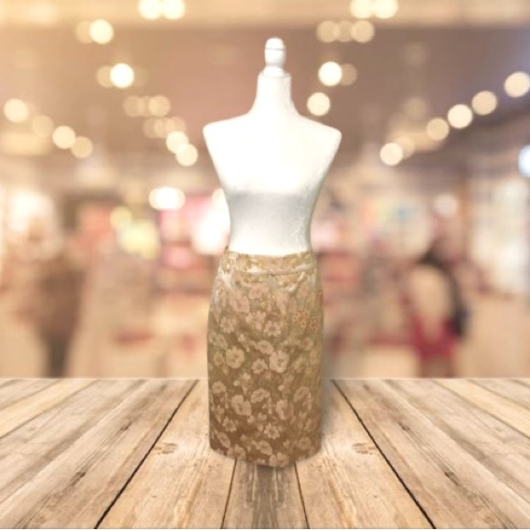 Banana Republic Pencil Skirt With Sequined Floral Embroidery - Size 0 - Picture 2 of 11